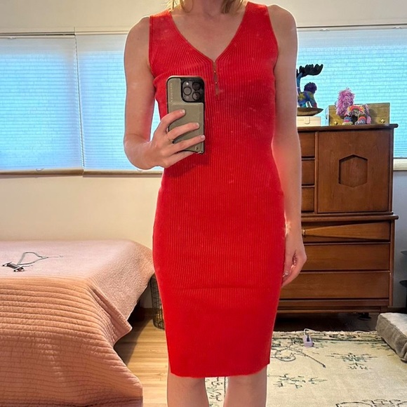New Willow and wind red vneck bodycon dress. - Picture 3 of 12